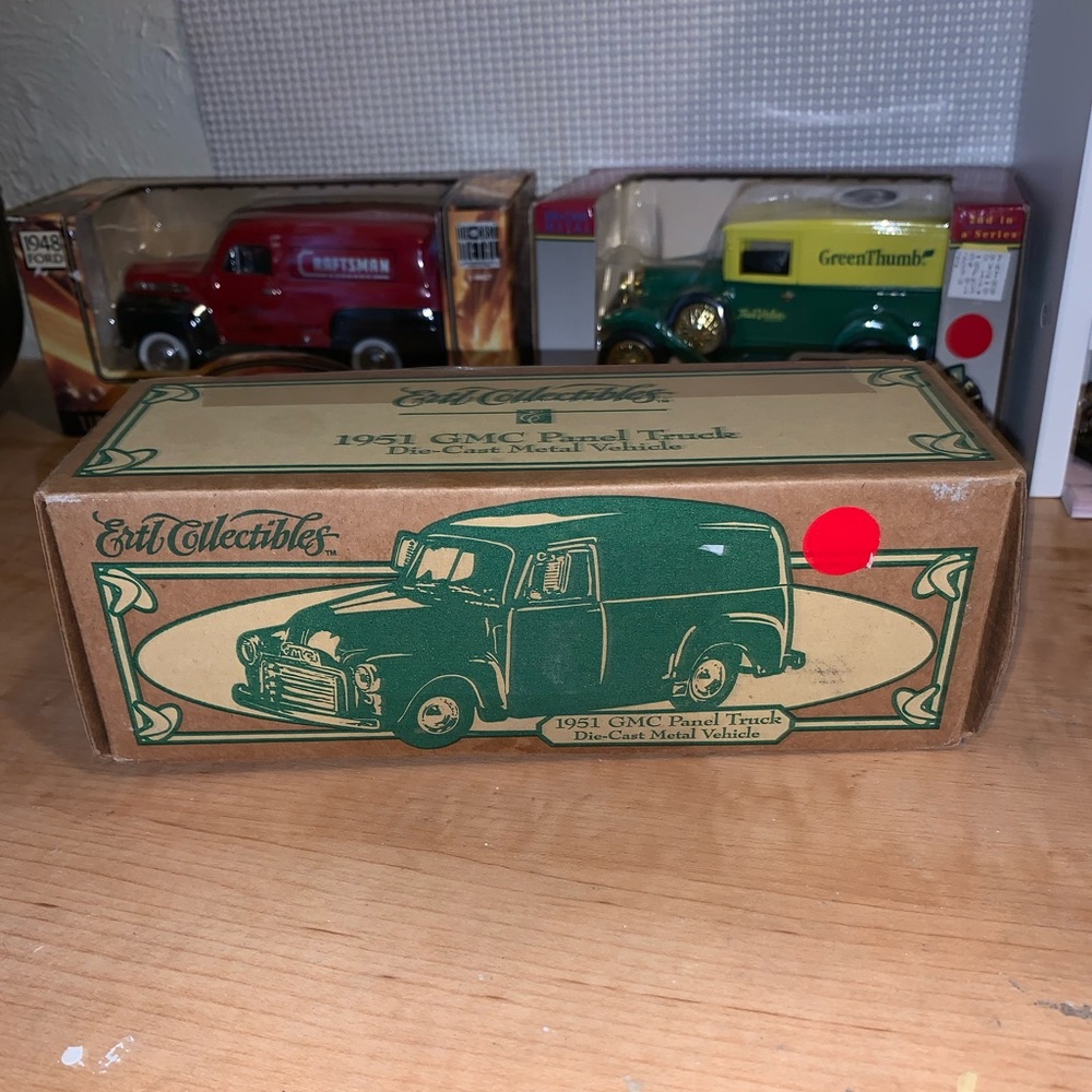 Ertl 1951 GMC Panel Truck Diecast Bank Holiday Wholesale Wisconsin Dells